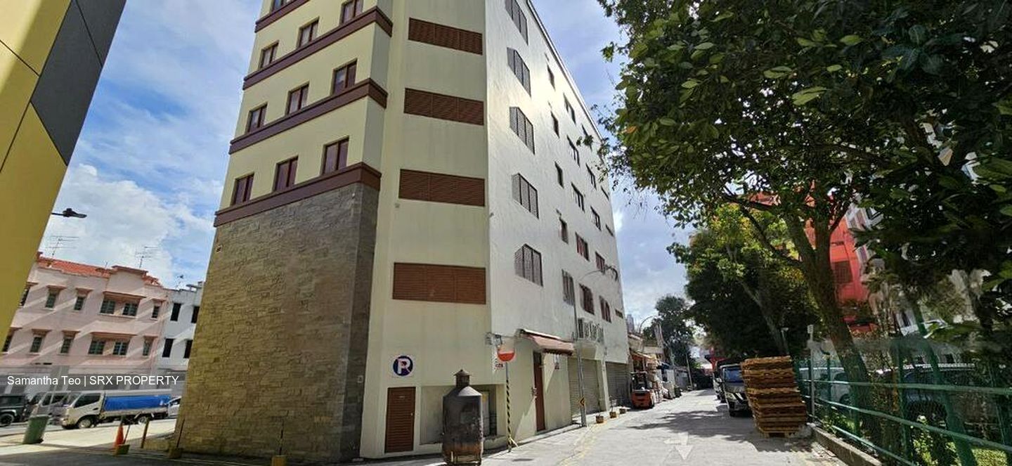 Sims Avenue (D14), Shop House #452770321